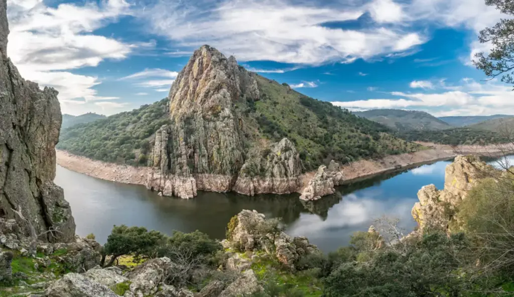 Paisaje montañoso en uno de los mejores Parques Nacionales de España